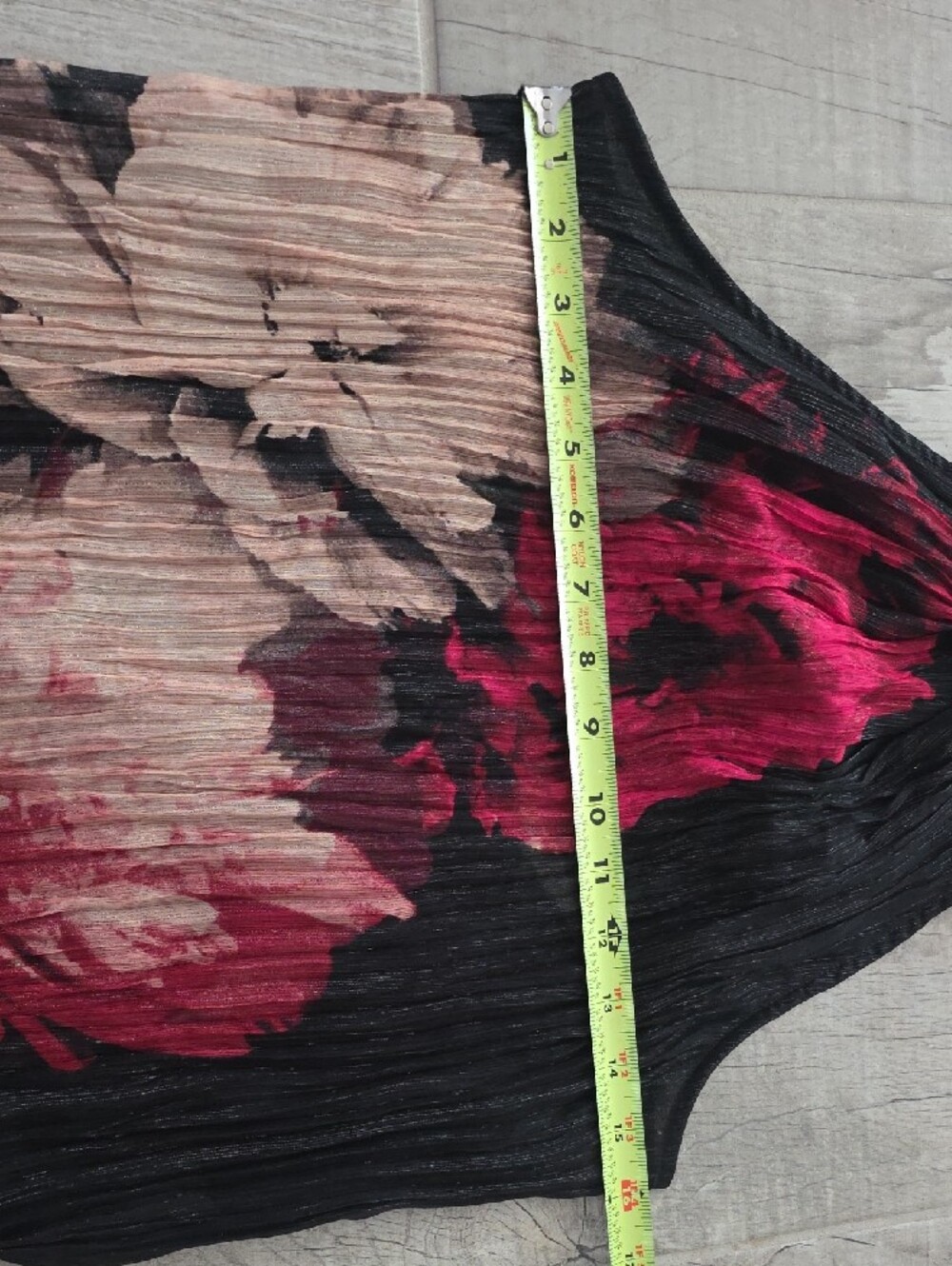 Black And Pink Textured Floral Halter Sleeveless Mock Turtleneck Top - Picture 7 of 10
